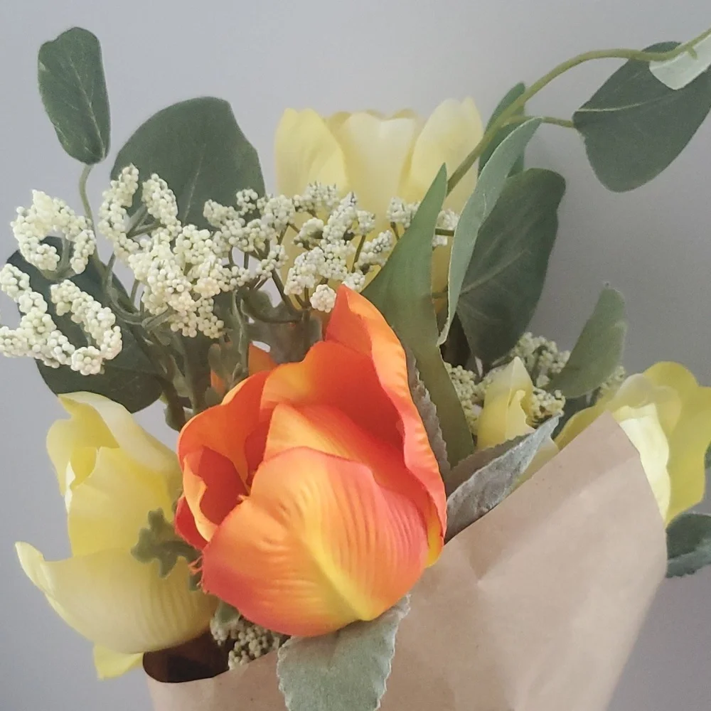 DELUXE BOUQUET  FAUX  SPRING FLOWERS